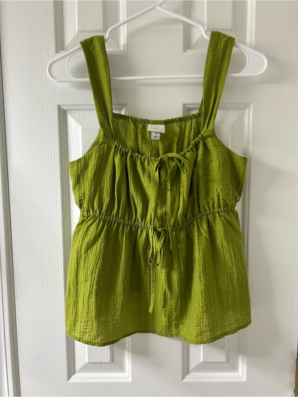 Olive Green Textured Babydoll Tank Top – Size Small 🌿